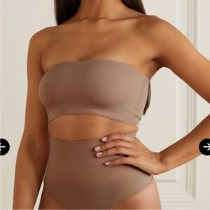 SKIMS NWT Fits everybody Bandeau size x small